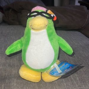 PRICE DROP!!   Club Penguin Series 3 Plush Aunt Artic w/Tag no Coin Disney Jakks